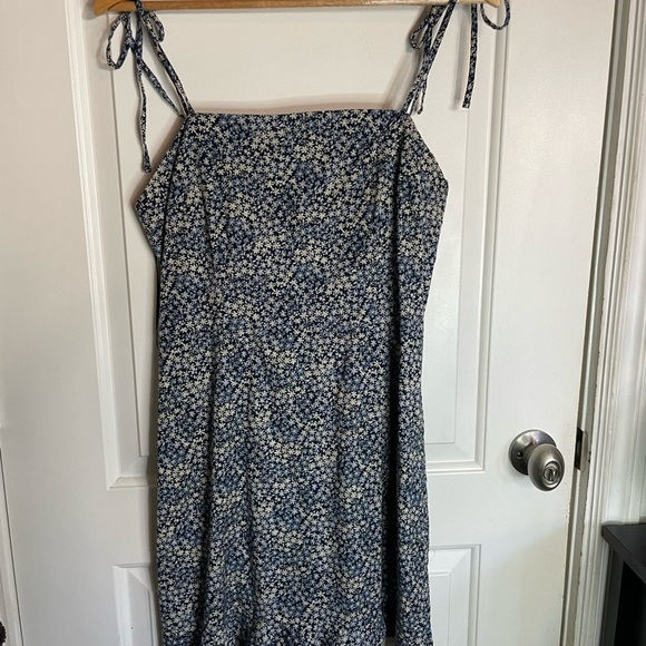 NWT Abercrombie & Fitch Floral Tie Strap Mini Dress - Picture 4 of 6
